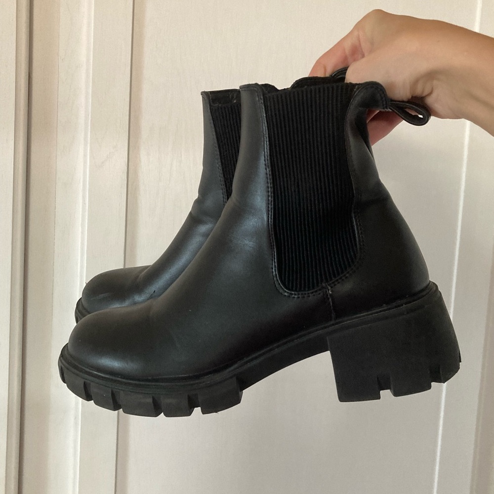 Steve Madden Black Boots - Picture 2 of 12
